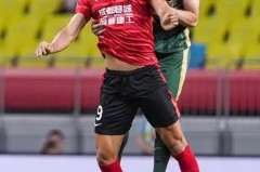 中超联赛蓉城队逆袭成功，致命一击锁定胜利